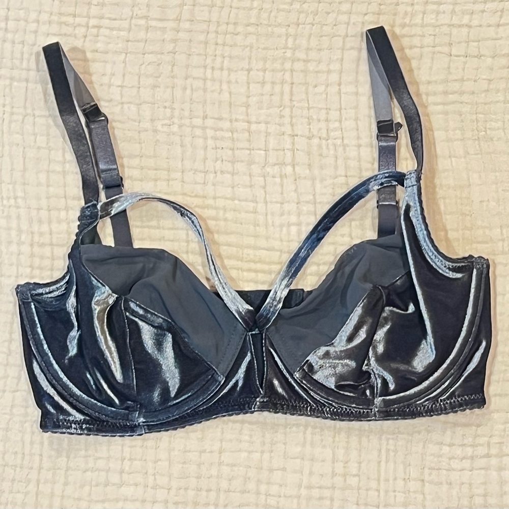 Free People Intimately Free Silver Velvet Strappy Bra Size 32DD